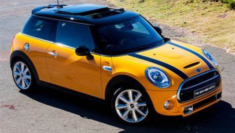 Mini Cooper 3 Door: Iconic Hatchback with 189 BHP Turbo Power & Premium Features Starting from ₹42 Lakh