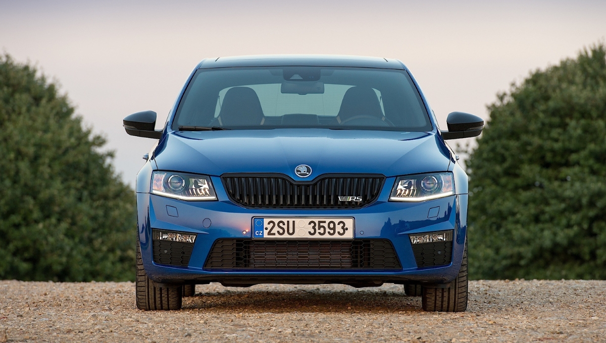 Skoda Octavia RS: Manual Beast with 1984cc Power Starting Under ₹30 Lakhs