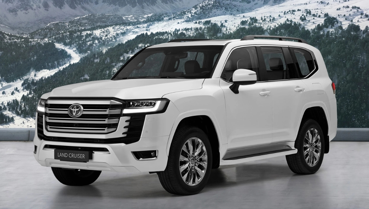 Toyota Land Cruiser 300: Launched at ₹2.10 Cr Twin Turbo SUV with 700Nm Torque and Luxury Features