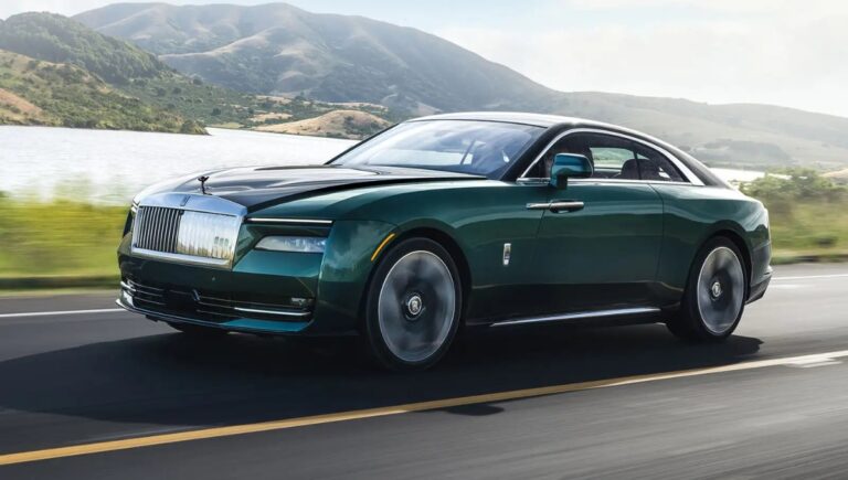 Rolls-Royce Spectre: at ₹7.5 Crore 576 BHP of Silent Power and 530 KM Electric Range