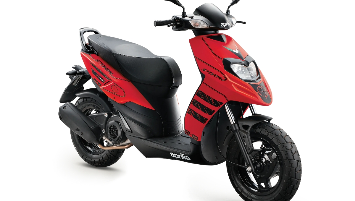 Aprilia SR Storm: Sporty 125cc Scooter with Bold Looks and Disc Brakes at ₹1.11 Lakh