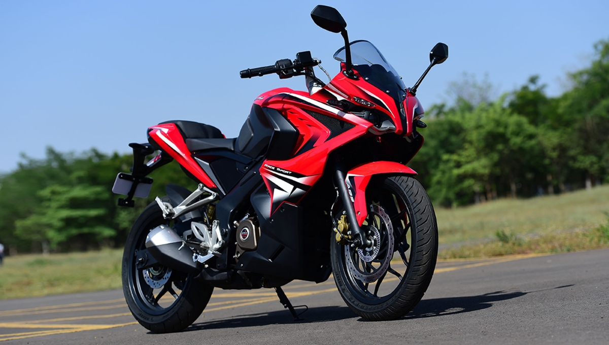 Bajaj Pulsar RS200: at ₹1.72 Lakh 199.5cc Power, 24.5 PS Performance and 35 kmpl Mileage
