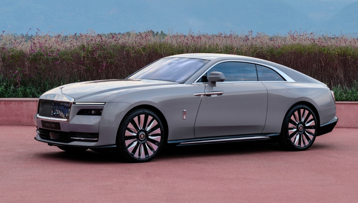 Rolls-Royce Spectre: at ₹7.5 Crore 576 BHP of Silent Power and 530 KM Electric Range