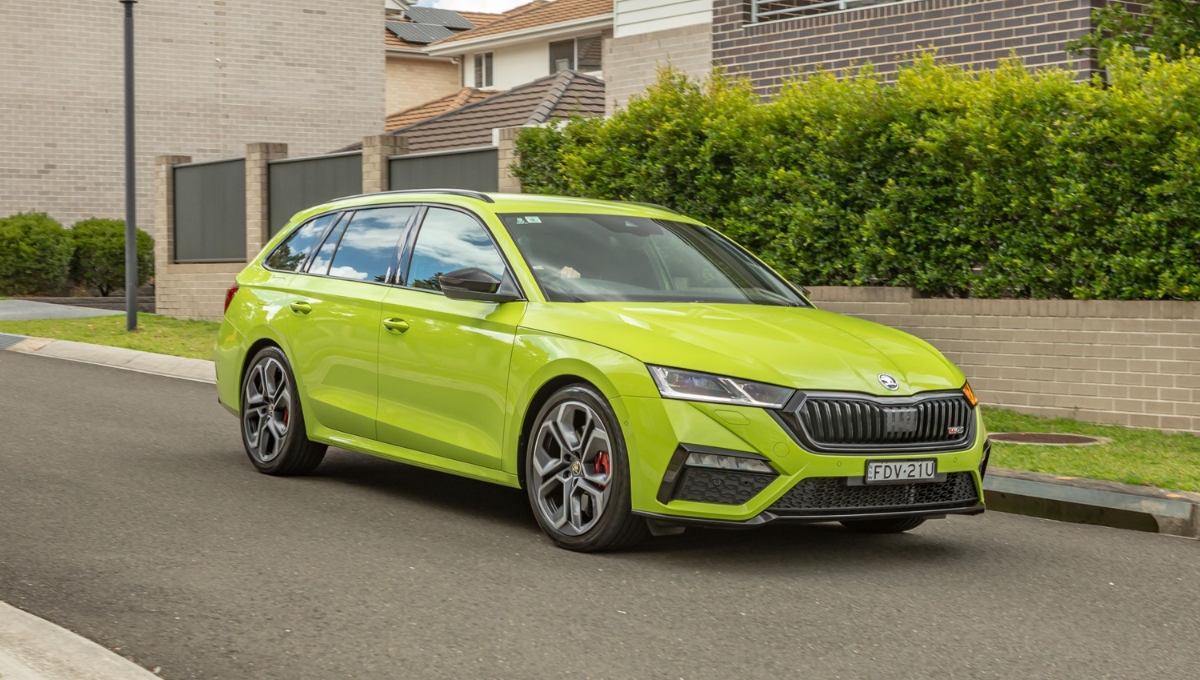 Skoda Octavia RS: Manual Beast with 1984cc Power Starting Under ₹30 Lakhs