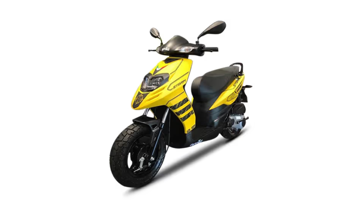 Aprilia SR Storm: Sporty 125cc Scooter with Bold Looks and Disc Brakes at ₹1.11 Lakh