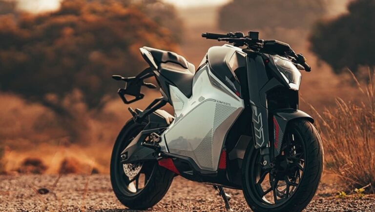 Ultraviolette F77: SuperStreet Launched at ₹2.99 Lakh 211 km Range, 155 km/h Speed and 3 Riding Modes